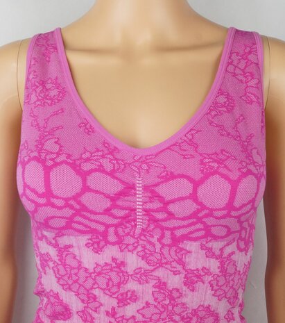 Dames top corrigerend met geboorduurde print J&C Roze